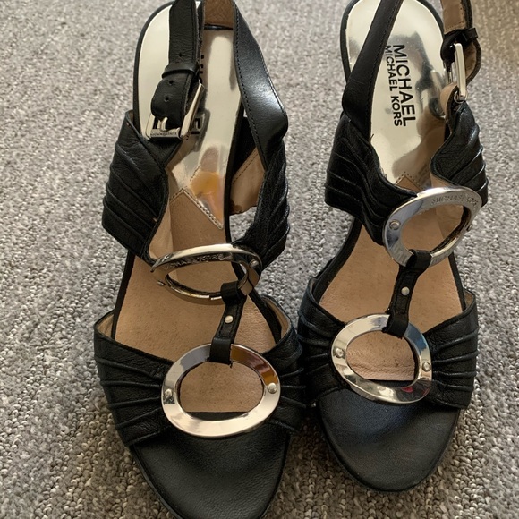 Michael Kors Heels Size 8M - Picture 2 of 4